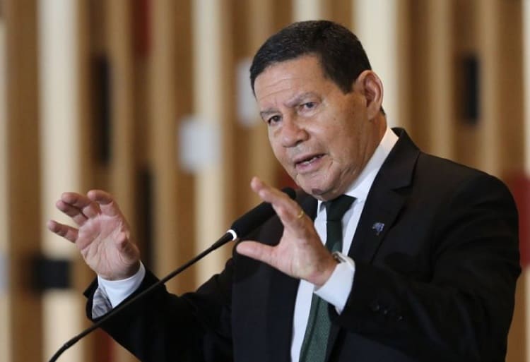 Mourão diz que protestos são tardios e é preciso ‘aceitar’ a vitória de Lula