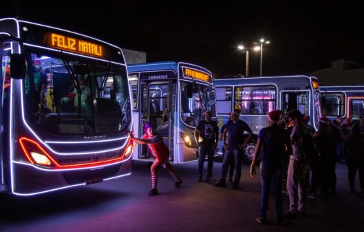 Ônibus iluminados passeiam em bairros de Fortaleza no sábado (10); confira rota