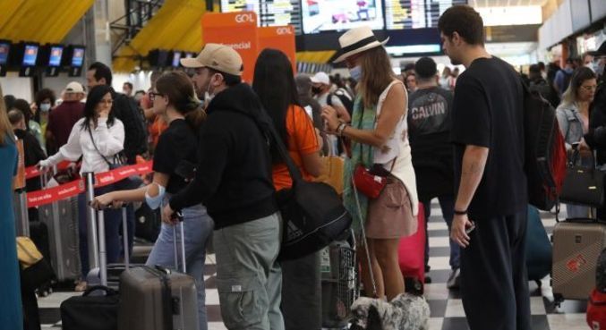 Passageiro pode pedir reembolso de gastos pela greve de aeronautas