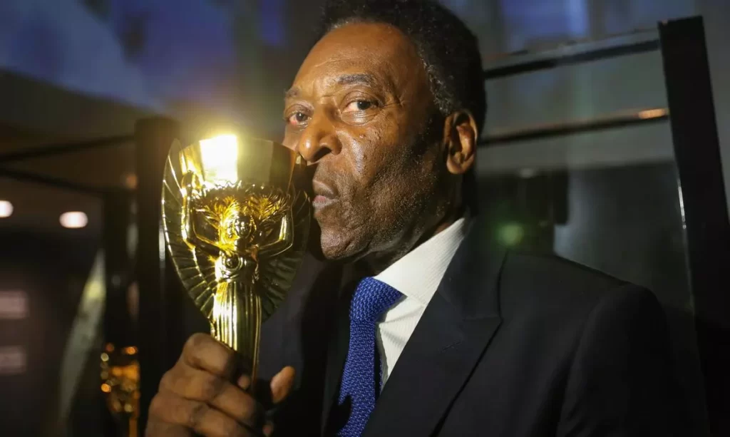 Pelé não responde mais à quimioterapia e passa a receber cuidados paliativos