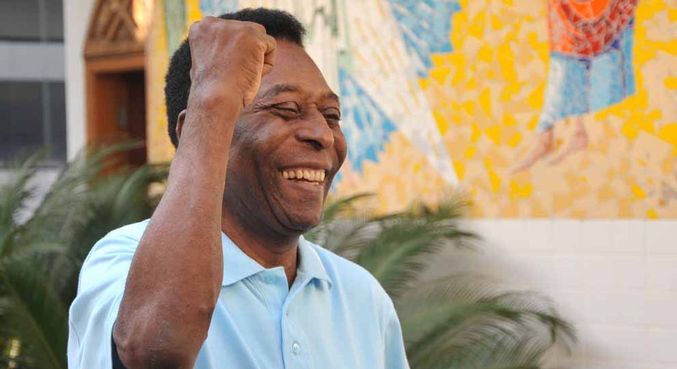 Pelé tem quadro estável e boa resposta à infecção respiratória, diz boletim médico