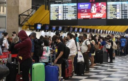 Pilotos e comissários aprovam greve a partir desta segunda-feira (19)