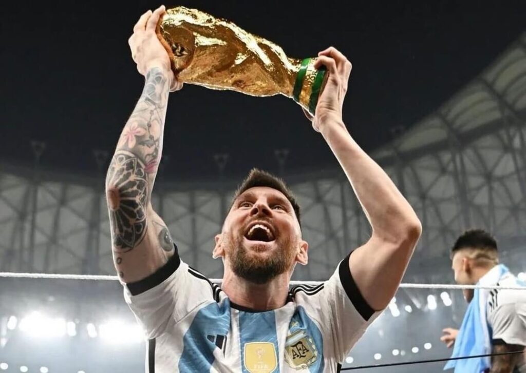 Post de Messi com a taça da Copa se torna o mais curtido da história do Instagram