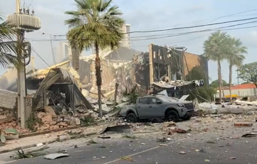 Explosão destrói restaurante e outros imóveis em Teresina