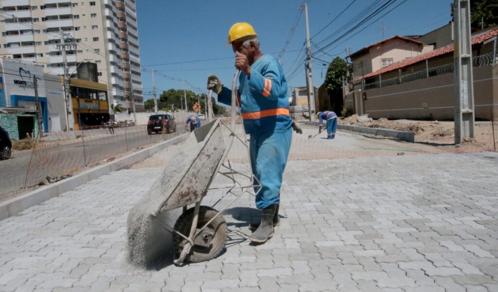 Av. Sargento Hermínio tem novo bloqueio para obras; confira rota alternativa