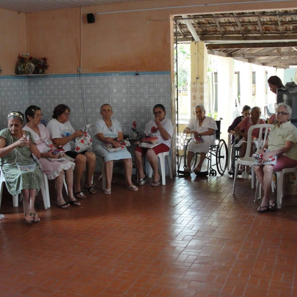 Unidos pelo bem: Casa de Nazaré acolhe 45 idosas e recebe doações para garantir melhor atendimento