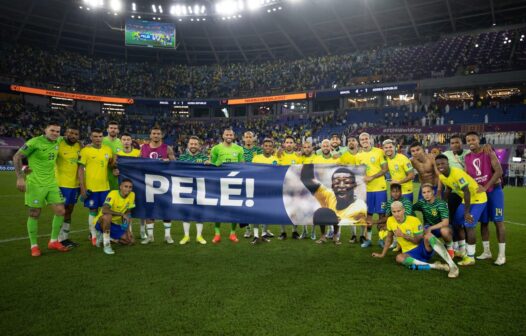 Jogadores da Seleção homenageiam Pelé após vitória sobre a Coreia na Copa