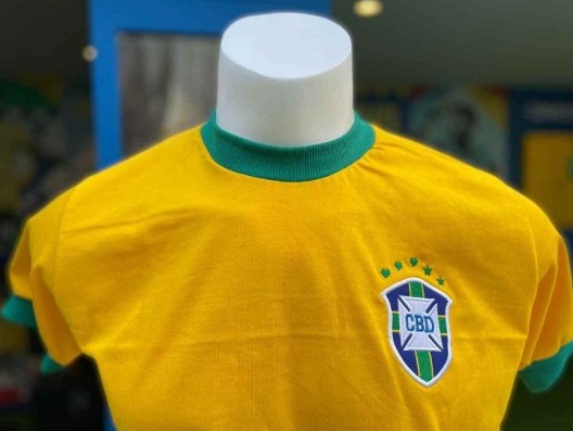 Conmebol sugere à CBF trocar estrelas por três corações em homenagem a Pelé