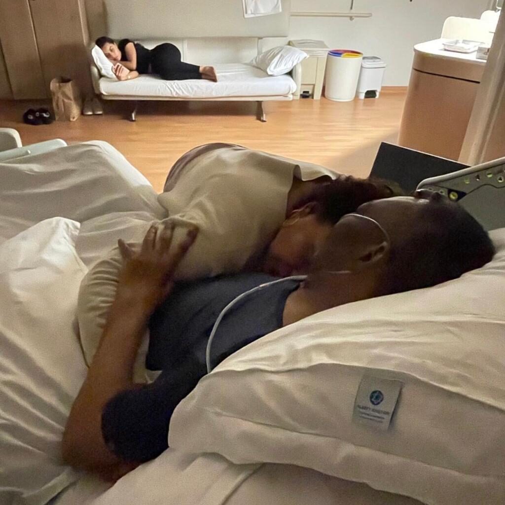 Filha de Pelé publica foto no hospital: ‘Seguimos aqui, na luta e na fé’