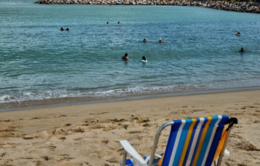 18 trechos de praias de Fortaleza estão próprios para banho neste fim de semana, aponta Semace