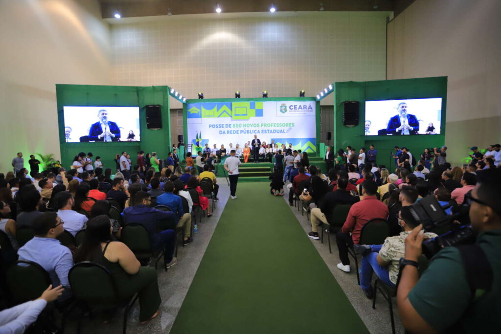 800 novos professores são empossados para atuar na rede de ensino do Ceará