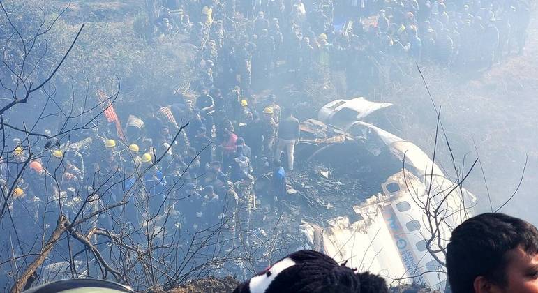 Acidente de avião no Nepal deixa pelo menos 67 pessoas mortas