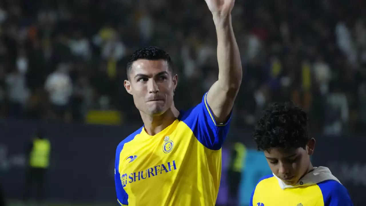 Jogo Aberto on X: VIRADA EM 5! O Al Nassr venceu o Damac por 2 a