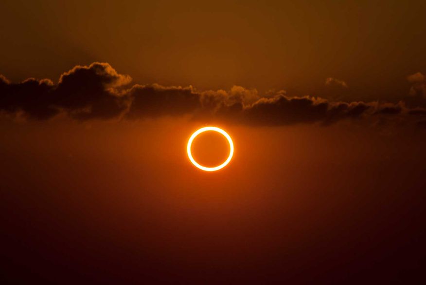 Sol 'mordido' pela Lua: outubro terá eclipse solar anular e visível no  Brasil