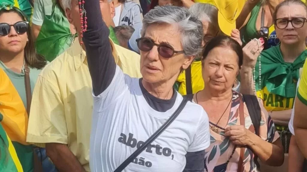 Atriz Cássia Kis diz que está desempregada para reduzir multa por falas homofóbicas