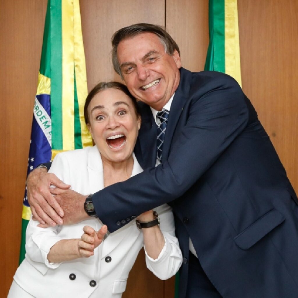 Atriz Regina Duarte diz que Bolsonaro pode virar presidente dos EUA a gente é que perde