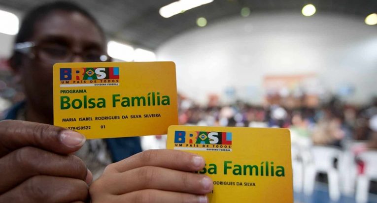 Bolsa Família novo grupo recebe benefício nesta quarta-feira (25); confira calendário