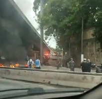 Bolsonaristas bloqueiam a Marginal Tietê, em São Paulo, com pneus em chamas