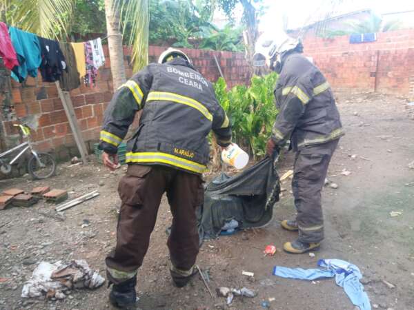 Bombeiros apagam incêndio de gás de cozinha em Maracanaú