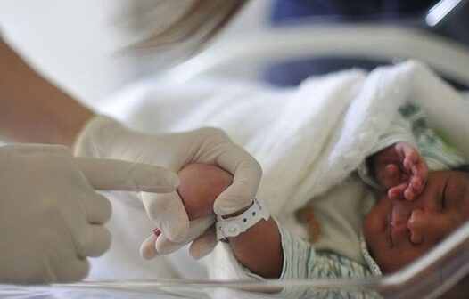 Brasil convive com repetidos surtos de vírus sincicial respiratório, que coloca em bebês risco