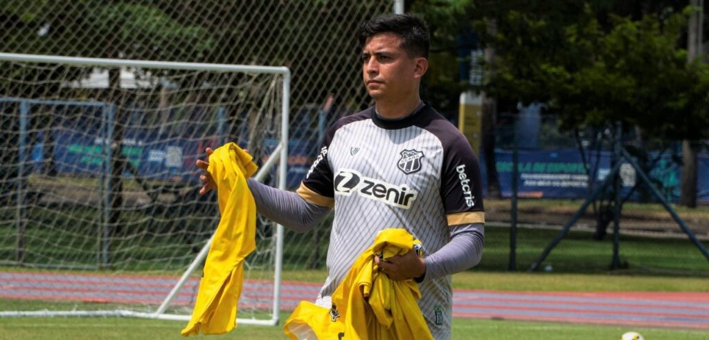 Ceará anuncia Felipe Soares como novo técnico do time feminino para 2023