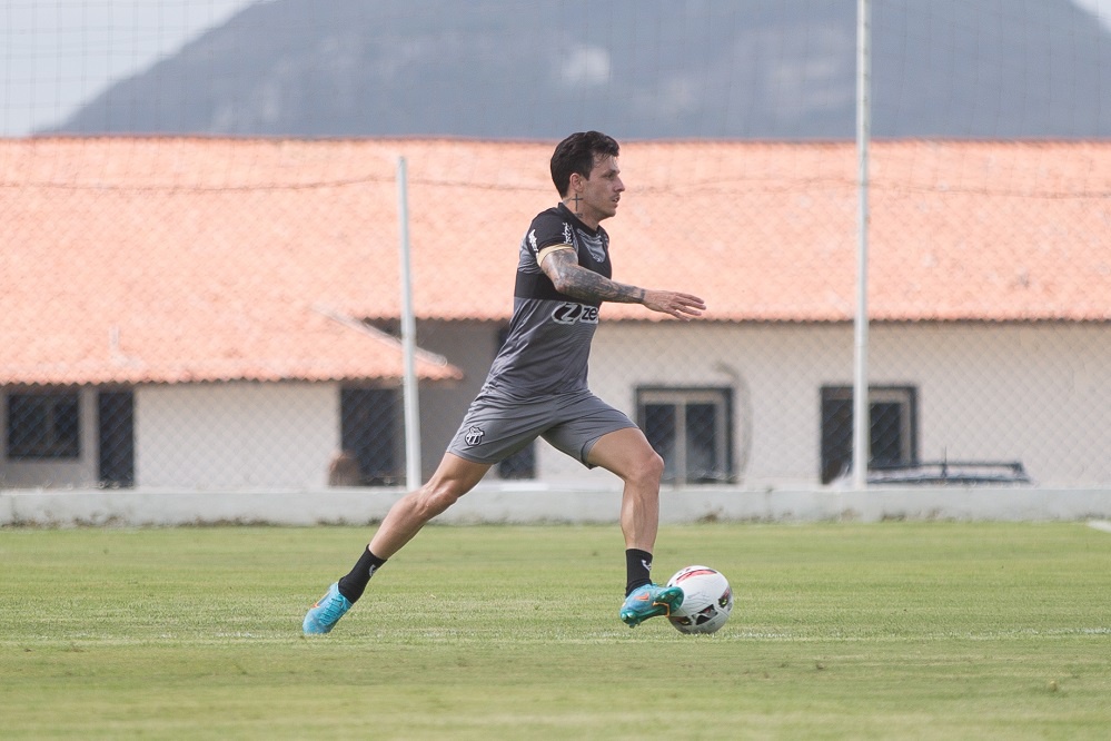 Ceará treina em Itatinga de olho na estreia do Campeonato Cearense