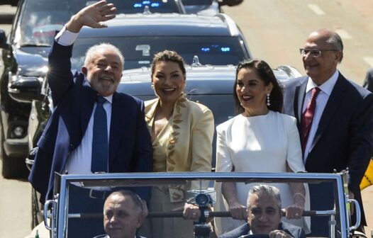 Democracia foi a grande vitoriosa, diz Lula em discurso de posse