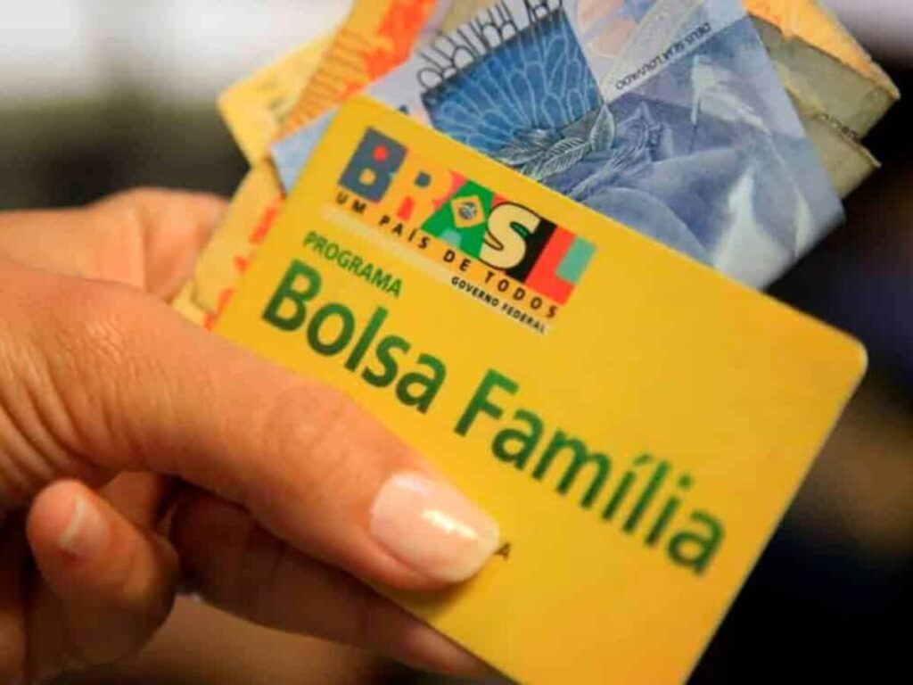 Grupo de beneficiários do Bolsa Família, antigo Auxílio Brasil, terá valor extra; saiba mais