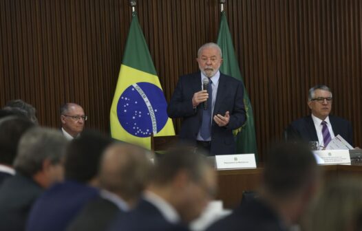 Lula acerta criação de plano comum de obras com governadores