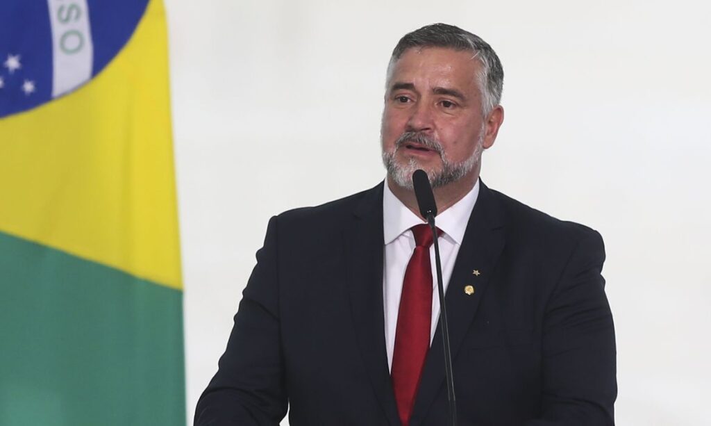 “Mais grave do que no Capitólio”, frisa ministro Pimenta sobre depredação em Brasília