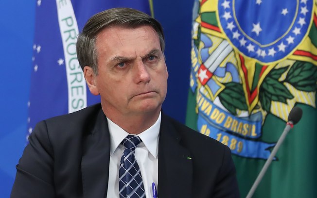 Ministro do TSE dá 3 dias para ex-presidente Bolsonaro explicar minuta golpista