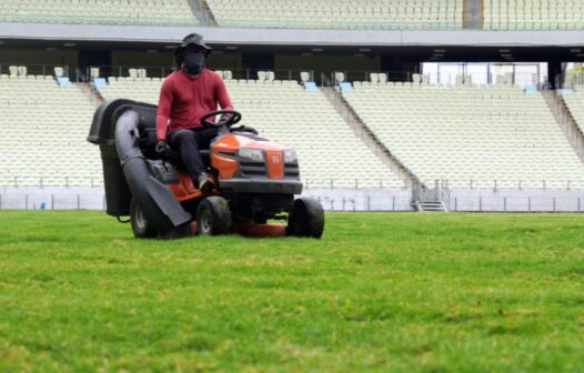 Novo gramado da Arena Castelão recebe 1º corte; entrega é prevista para março