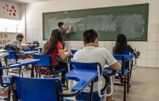 Professores de 28 cidades do Ceará terão reajuste salarial em 2023