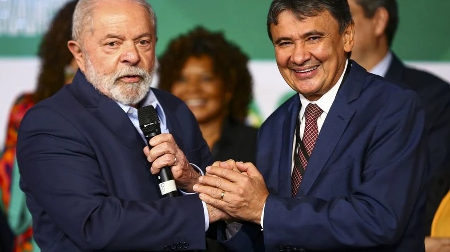 Programa ‘Desenrola’ vai atender endividados do consignado do Auxílio Brasil, afirma Wellington Dias
