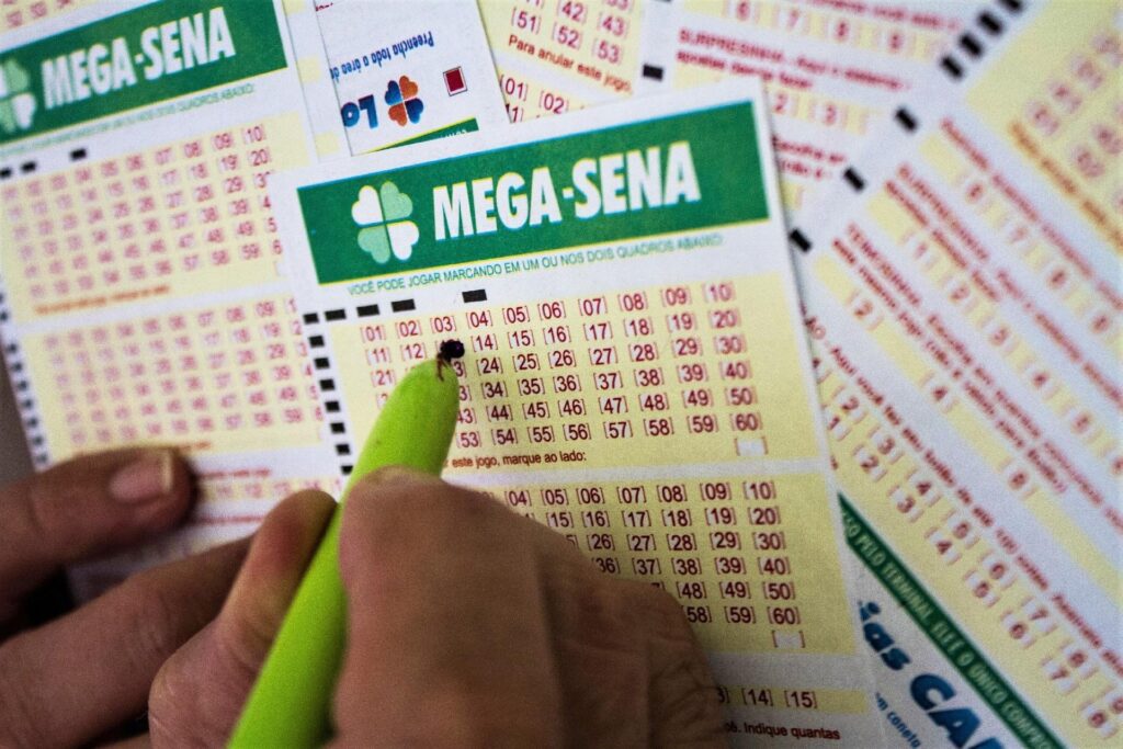 Mega-Sena volta a acumular e deve pagar R$ 51 milhões na terça (21