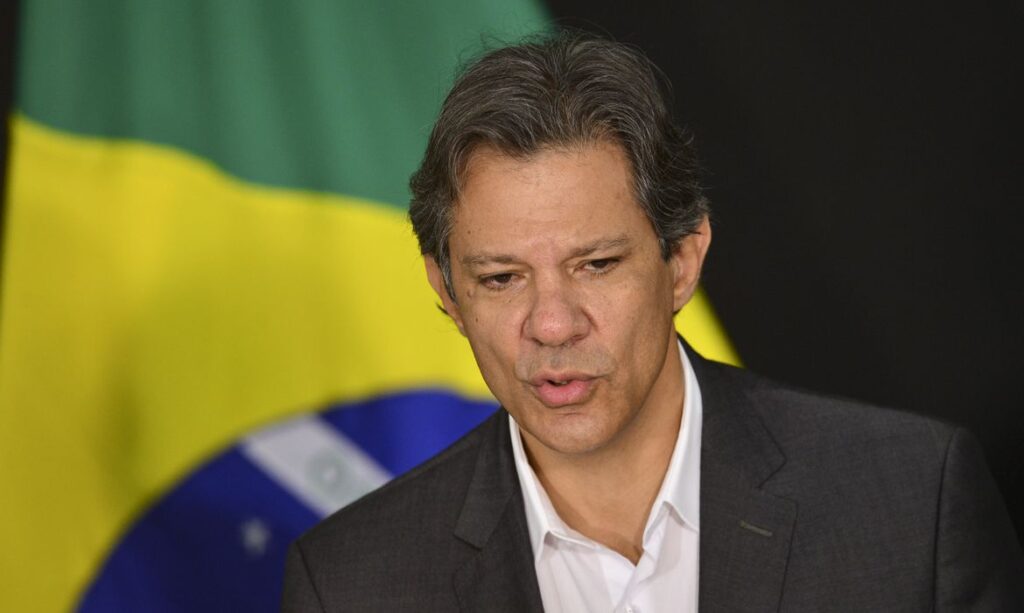 Salário mínimo “vai ser pago normalmente”, diz Haddad