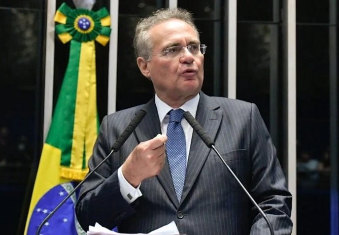 Senador Renan Calheiros pede extradição de Bolsonaro ao STF