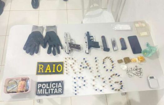 Trio de suspeitos é preso com armas, munições e drogas em Chaval