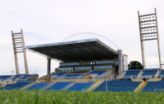 Deputado propõe mudar nome do estádio Presidente Vargas para Rei Pelé; entenda