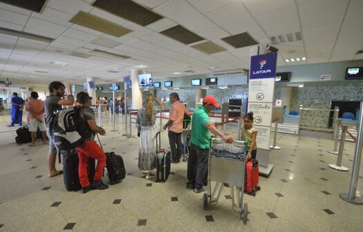 Aviões não conseguem pousar no Aeroporto de Fortaleza por causa da forte chuva