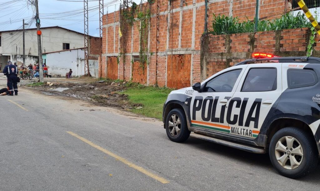 Homem é assassinado na frente da esposa e dos dois filhos em Maracanaú