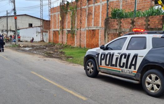 Homem é assassinado na frente da esposa e dos dois filhos em Maracanaú