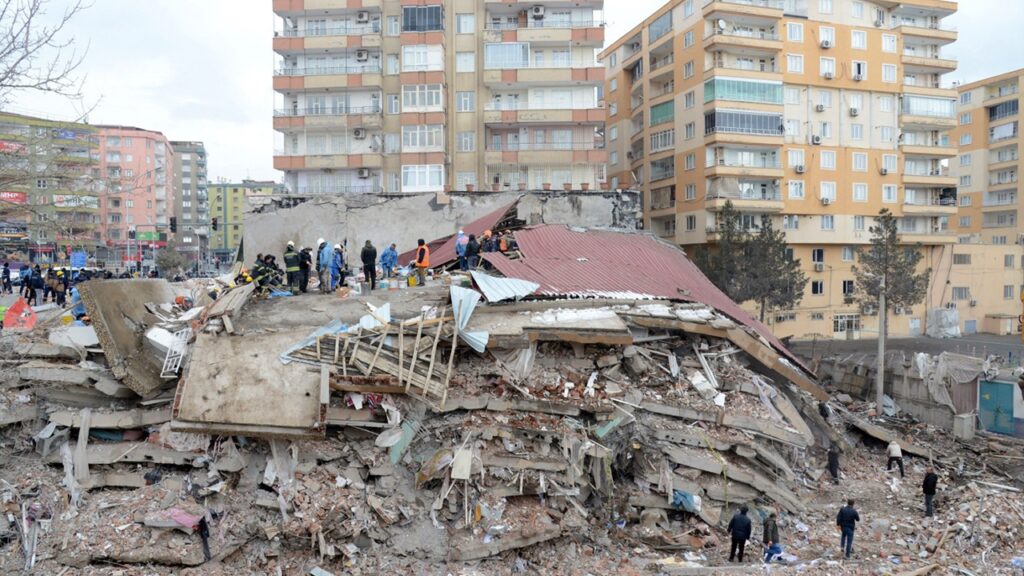 16 mil mortes registradas após terremoto na Turquia e Síria, indica novo balanço