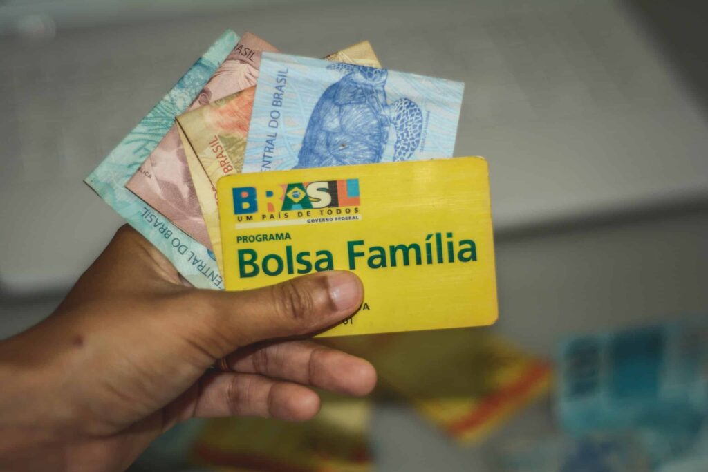 Auxílio Gás e Bolsa Família: nova rodada de pagamentos é liberada nesta sexta-feira (24); confira calendário