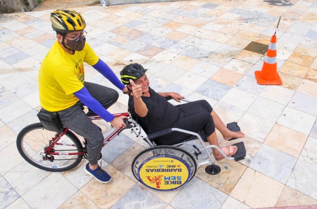 Bike sem Barreiras terá edição extra no sábado (25) na Praia de Iracema, em Fortaleza