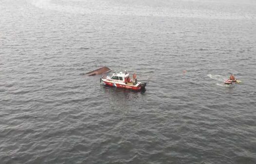 Bombeiros encontram criança e número de mortos chega a seis em naufrágio na baía de Guanabara