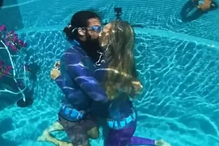 Casal quebra recorde do beijo mais longo debaixo d’água; confira vídeo