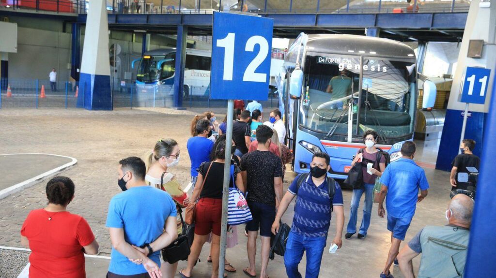 Cerca de 45 mil passageiros vão passar pelos terminais rodoviários de Fortaleza no carnaval