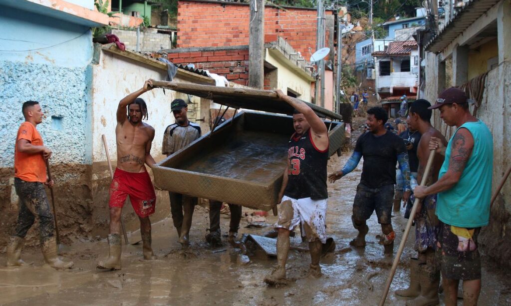 Chega a 57 o número de mortes na tragédia de São Sebastião