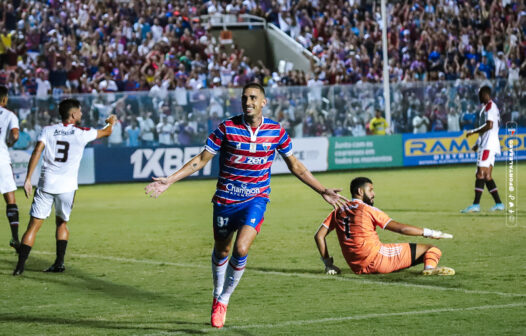 Uma máquina Tricolor de jogar futebol